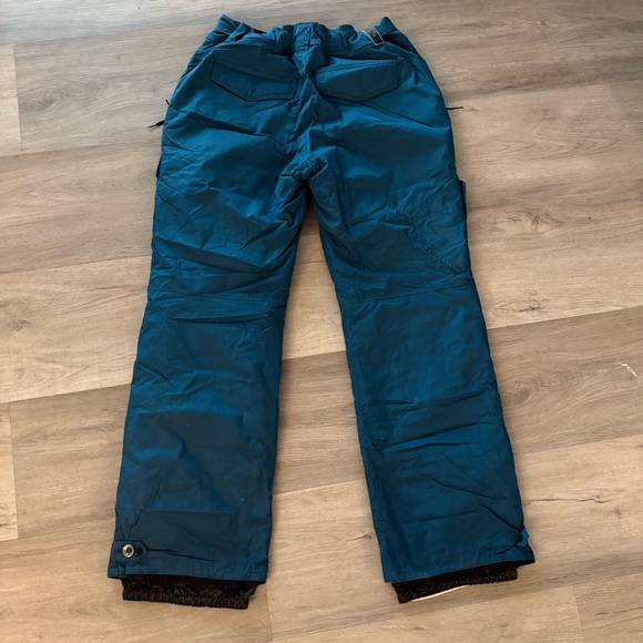 ⭐️ Orage Teal Snowpants with Adjustable Waistband and Reinforced Cuffs - Picture 4 of 6
